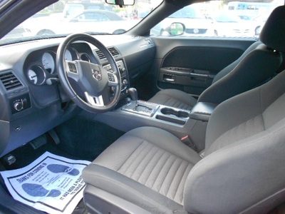 2011 Dodge Challenger SE Coupe