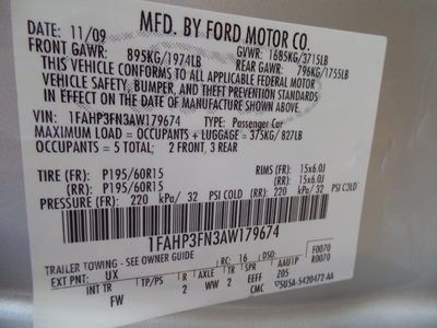 2010 Ford Focus SE.SUNROOF,ALLOY WHEELS,SPOILER. Sedan