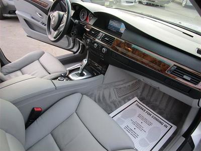 2009 BMW 528i Sedan
