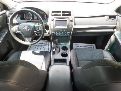 2015 Toyota Camry SE Sedan