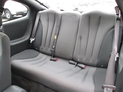 2005 Pontiac Sunfire Special Value 2 door coupe Coupe